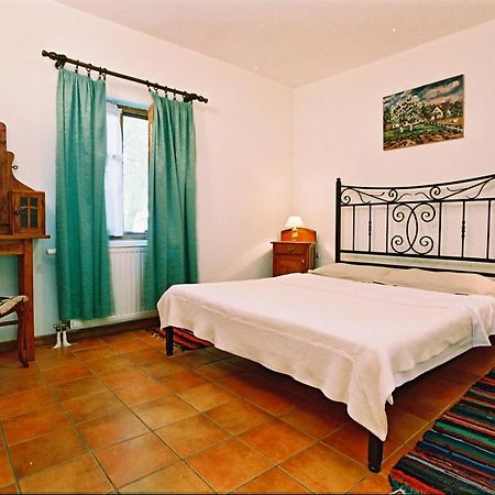 Отель Salas 137 Cenej Экстерьер фото