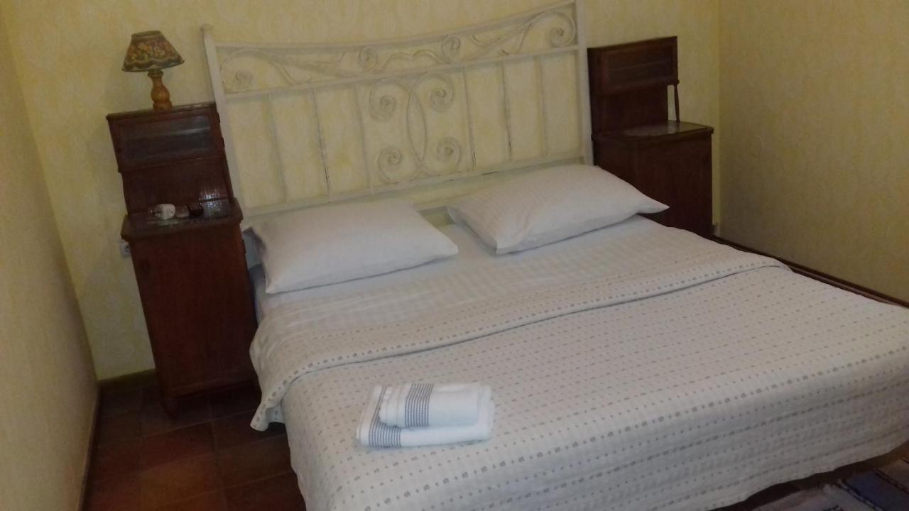 Отель Salas 137 Cenej Экстерьер фото